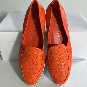 BOTTEGA VENETA || Orange Woven Leather Loafer. Sz. 38.5 EU - 8 US